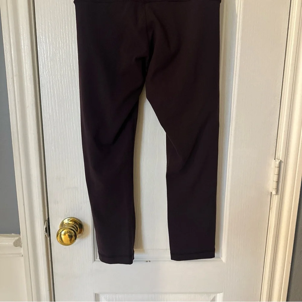 lululemon Athletica Cropped Leggings Dark‎ Purple Size 4